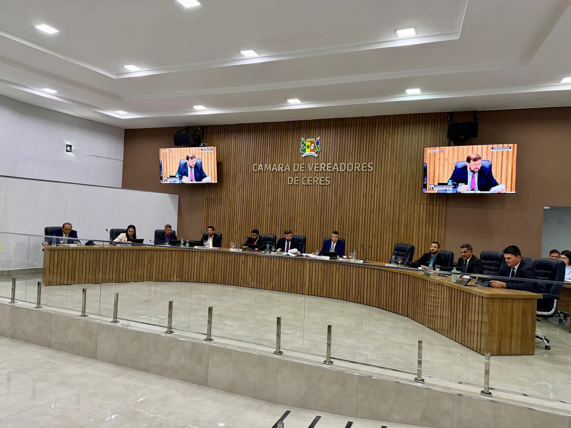CÂMARA DE CERES APROVA PROJETO DE CONCILIAÇÃO FISCAL E VOTA REQUERIMENTOS
