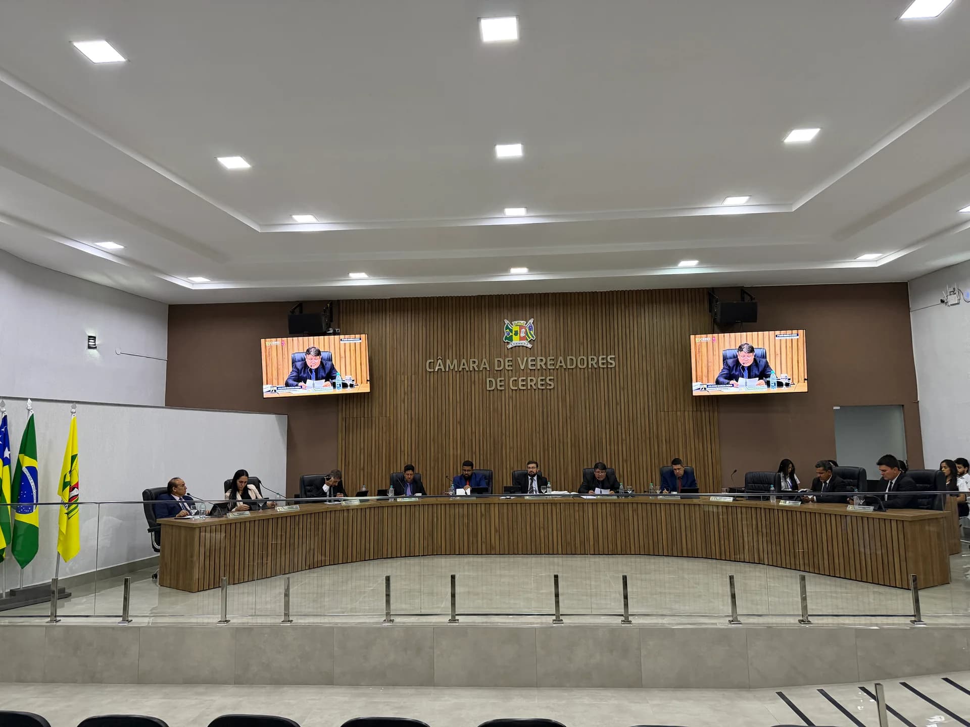 CÂMARA DE CERES APROVA REQUERIMENTOS PARA OBRAS, SAÚDE E TRÂNSITO