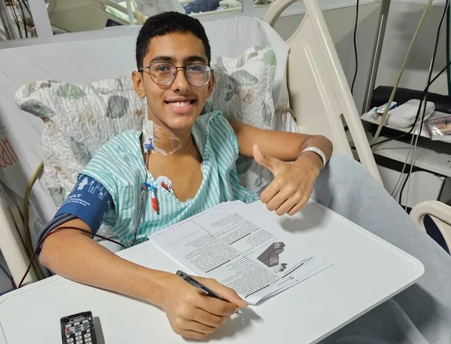Jovem paraense com doença rara passa em três universidades públicas após fazer Enem no hospital